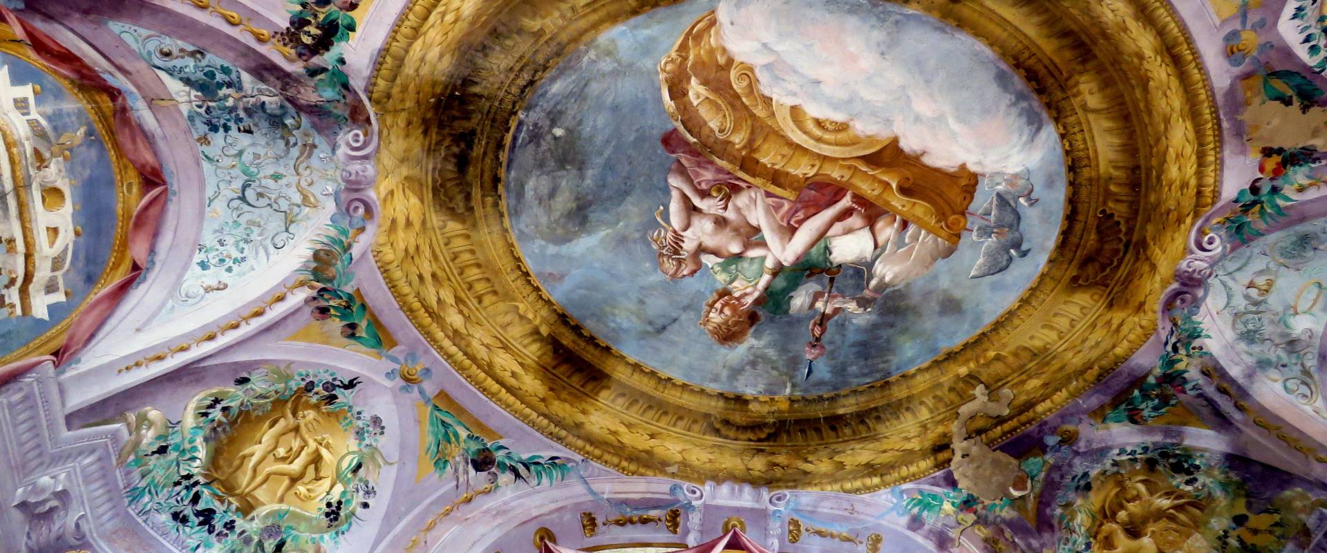 fresco photo by Giacopini Vito